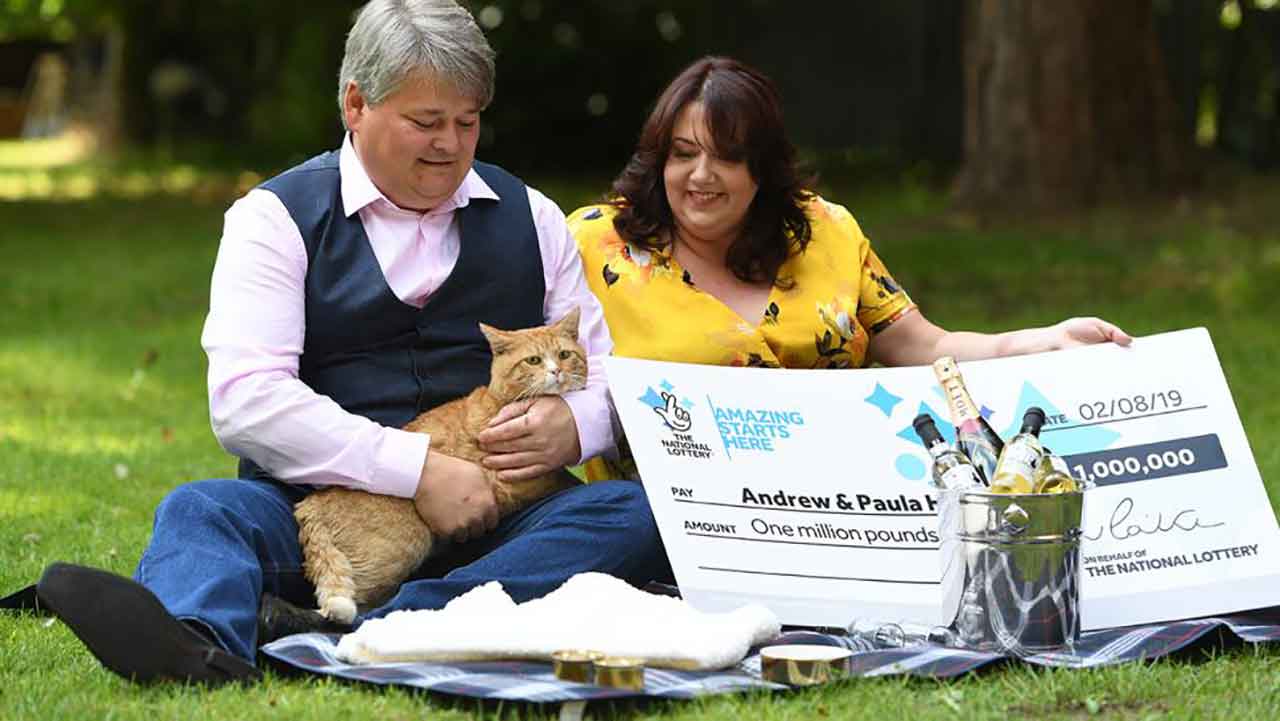 shortcake cat millionaire couple lottery winners